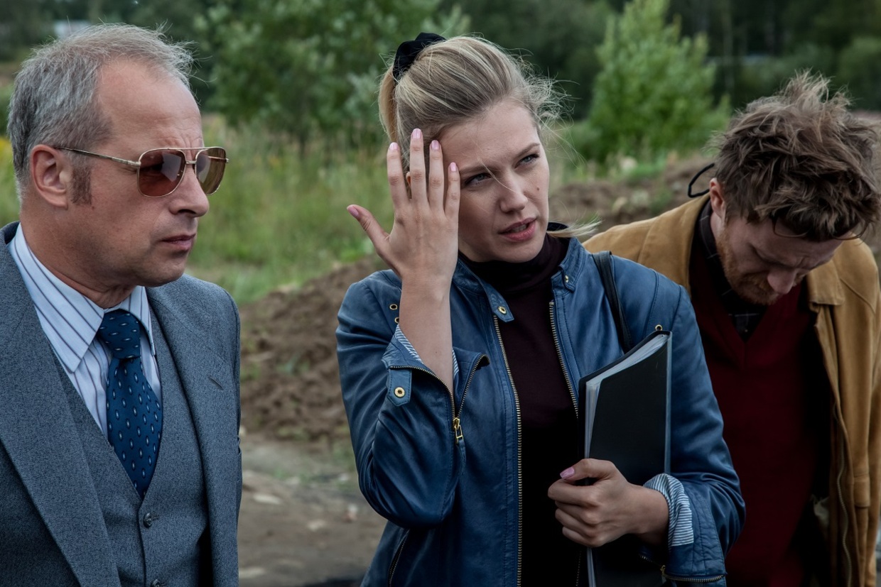 Кадр из сериала "Тень за спиной"