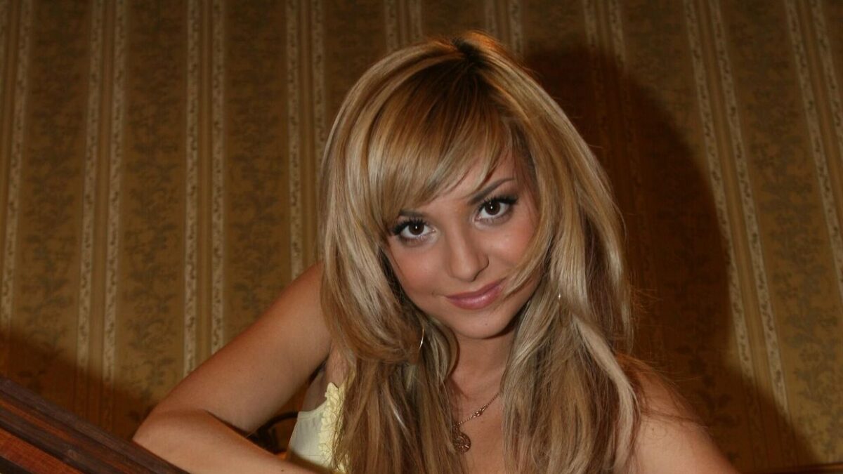 Куда делись Света и Лена в сериале "Букины" на самом деле