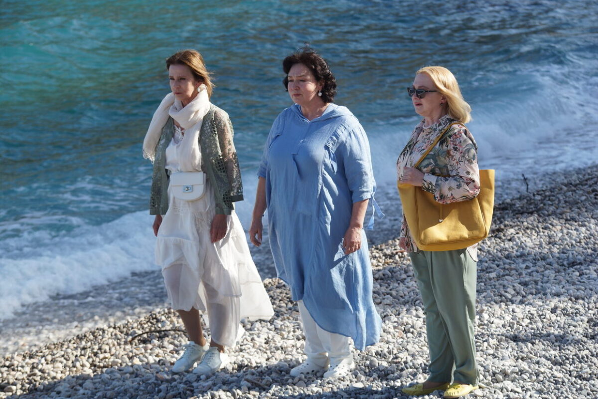 Чем закончился сериал "Старушки в бегах: Крымские каникулы"